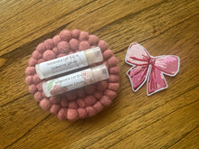 Load image into Gallery viewer, Coquette Cocoa Parisian Gift Set