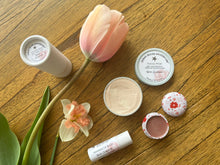 Load image into Gallery viewer, Rose Quartz Luxury Gift Set

